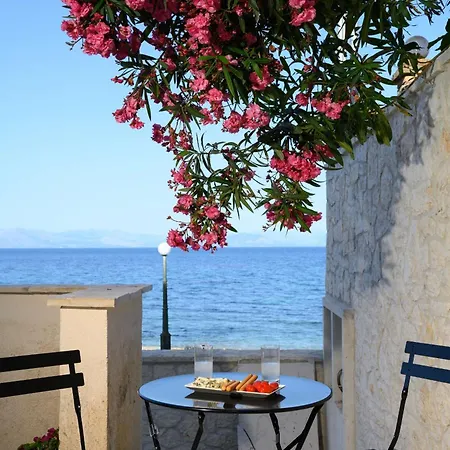 Beachfront Achillion Bay In Corfu Willa *