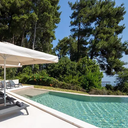 Beachfront Achillion Bay In Corfu 别墅